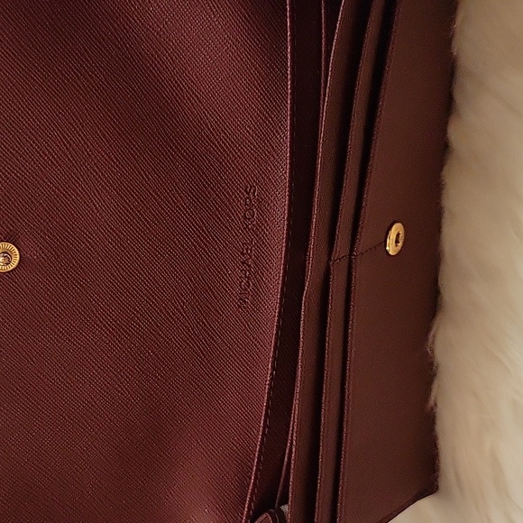 Michael Kors burgandy leather wallet - Picture 8 of 9